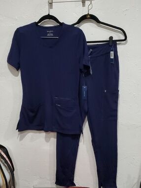 Jaanuu Deep Navy V-Neck Scrub Top with Jogger Pants Size S